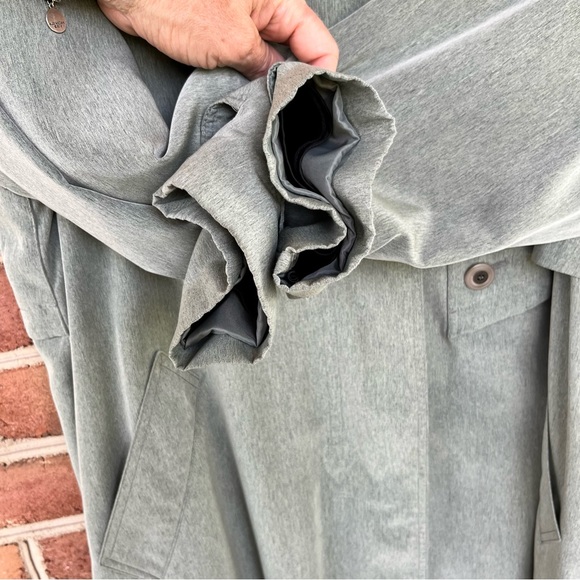 Immaculate Sage green ladies trenchcoat. 14P - Picture 6 of 12